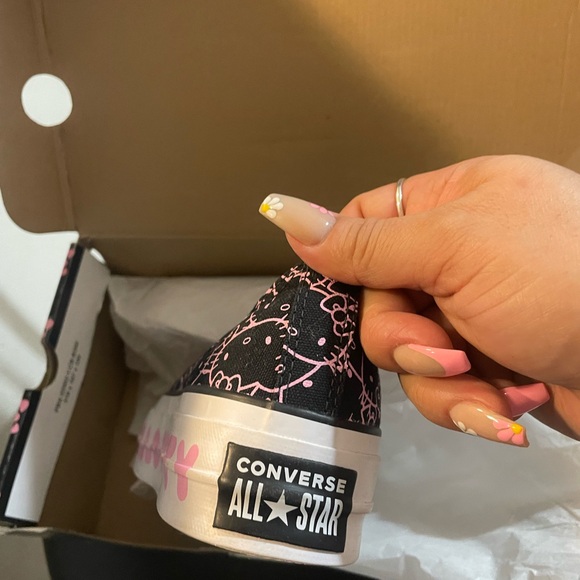Chuck Taylor Hello Kitty platform from Converse - Picture 4 of 7